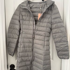 Quince Women's lightweight down Puffer Coat nwt size small